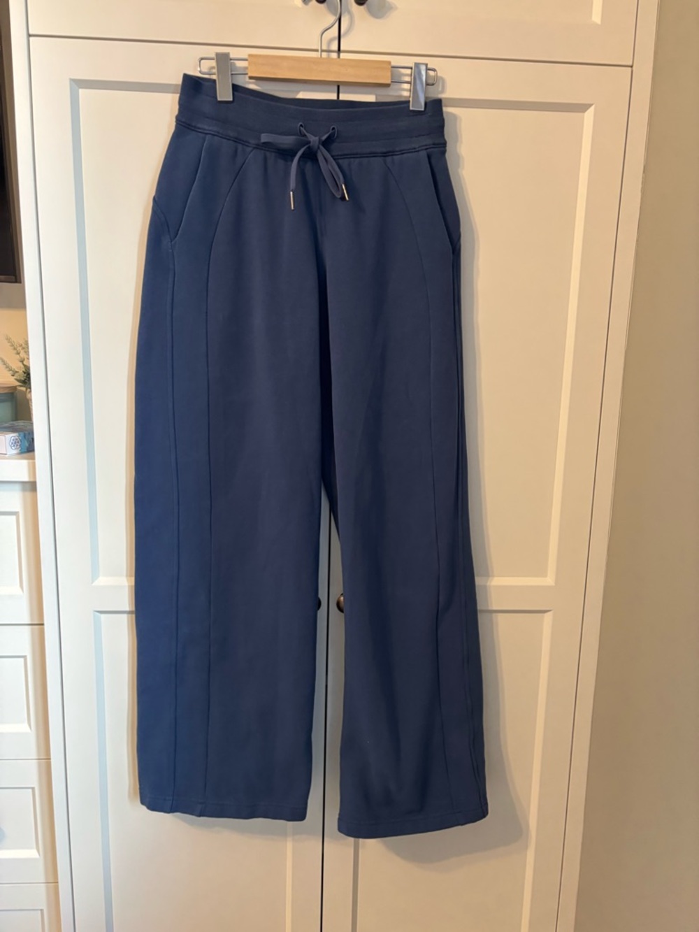 Lululemon Scuba Mid-Rise Wide-Leg Pants Pitch Blue Size 4 31” Inseam - Picture 9 of 16